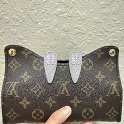 Miumiu silver  Diamond Hairclips 2 Set