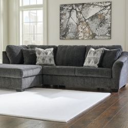 2pc SLEEPER SECTIONAL with Chaise, dark gray, accent pillows, pull out memory foam mattress, steel frame.