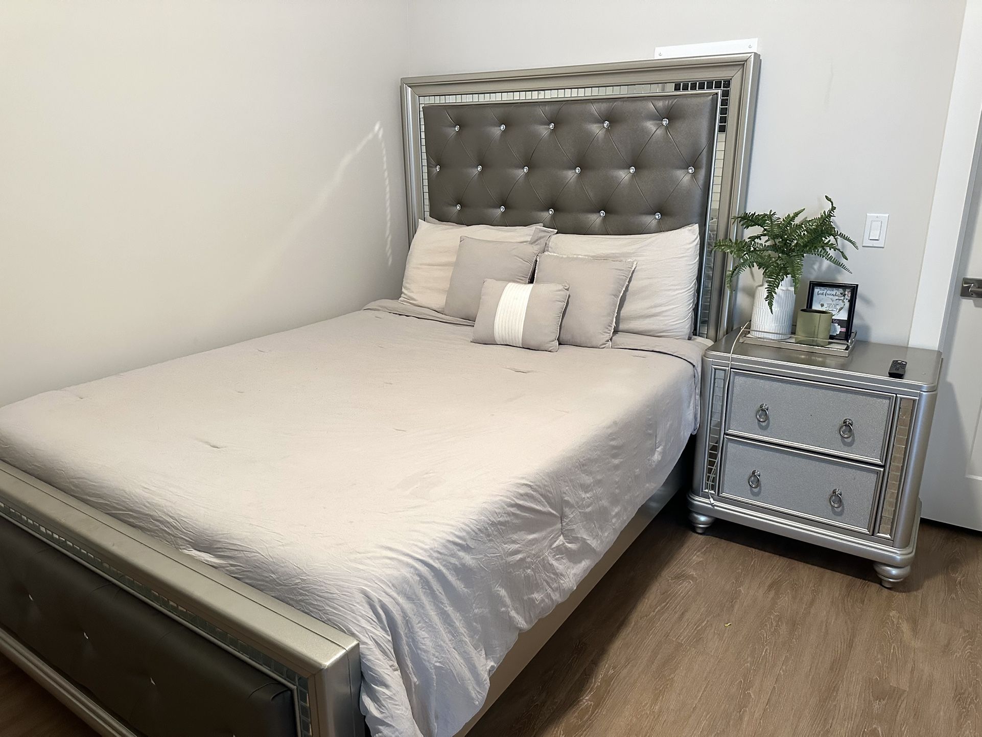 Queen Size Full Bedroom Set