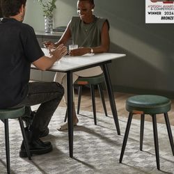 2 Stools 