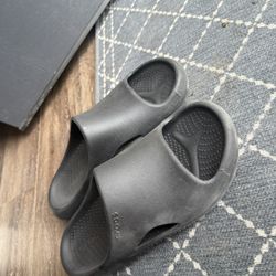 Men’s Croc Mellows Size 11