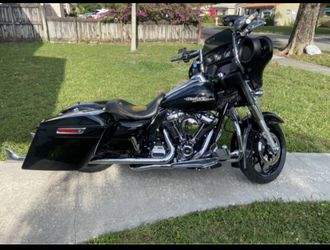 Harley Davidson 2020 With Air Ride Music Ect Née Conditions