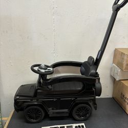 Ride On Car Mercedes G-Wagon Brand New - On Display $65 Cash or E-pay RI Daily Deals Message for appt. https://offerup.com/redirect/?o=aHR0cHM6Ly93d3c