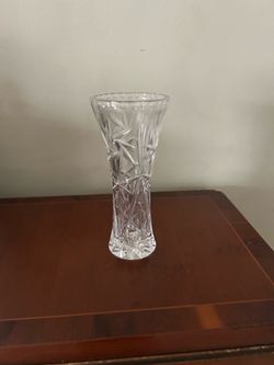 Lenox cut crystal glass star pattern bud vase