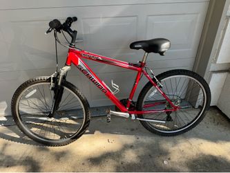 Schwinn Traverse Mountain Bike – 26” Wheels, Front Suspension, Ready to Ride