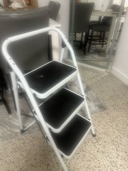 fold  step  ladder