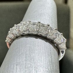 14kt White Gold Emerald Cut Shape Diamond Wedding Band