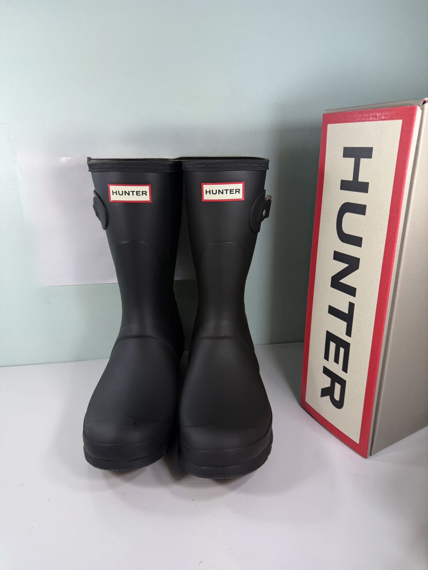 New Hunter Women’s Short Boot - size 9