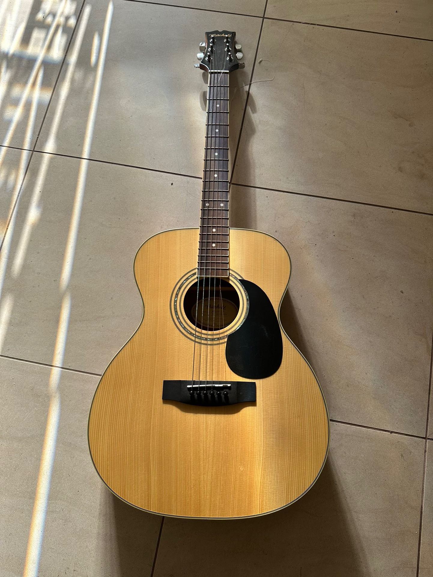 Mitchell Acoustic Guitar With Hard Case