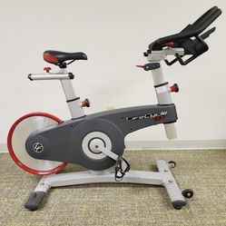 Life Fitness indoor Cycling 