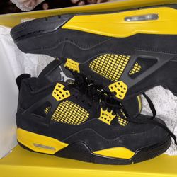 Jordan 4 Retro Thunder