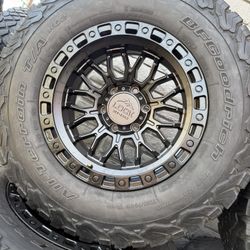 Vendo Rines Nuevos 17x9 De Ancho De 6 -139.7 Con Llantas 285/70/R17 Goodrich Instalación Balance Las 4 Llantas Por $990 