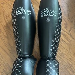 Fairtex - SP5 Shin Guards - Muay Thai - XL