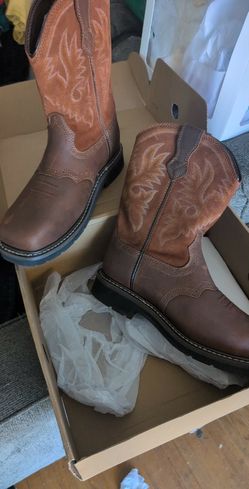 Men's cowboy style steel toe work boots