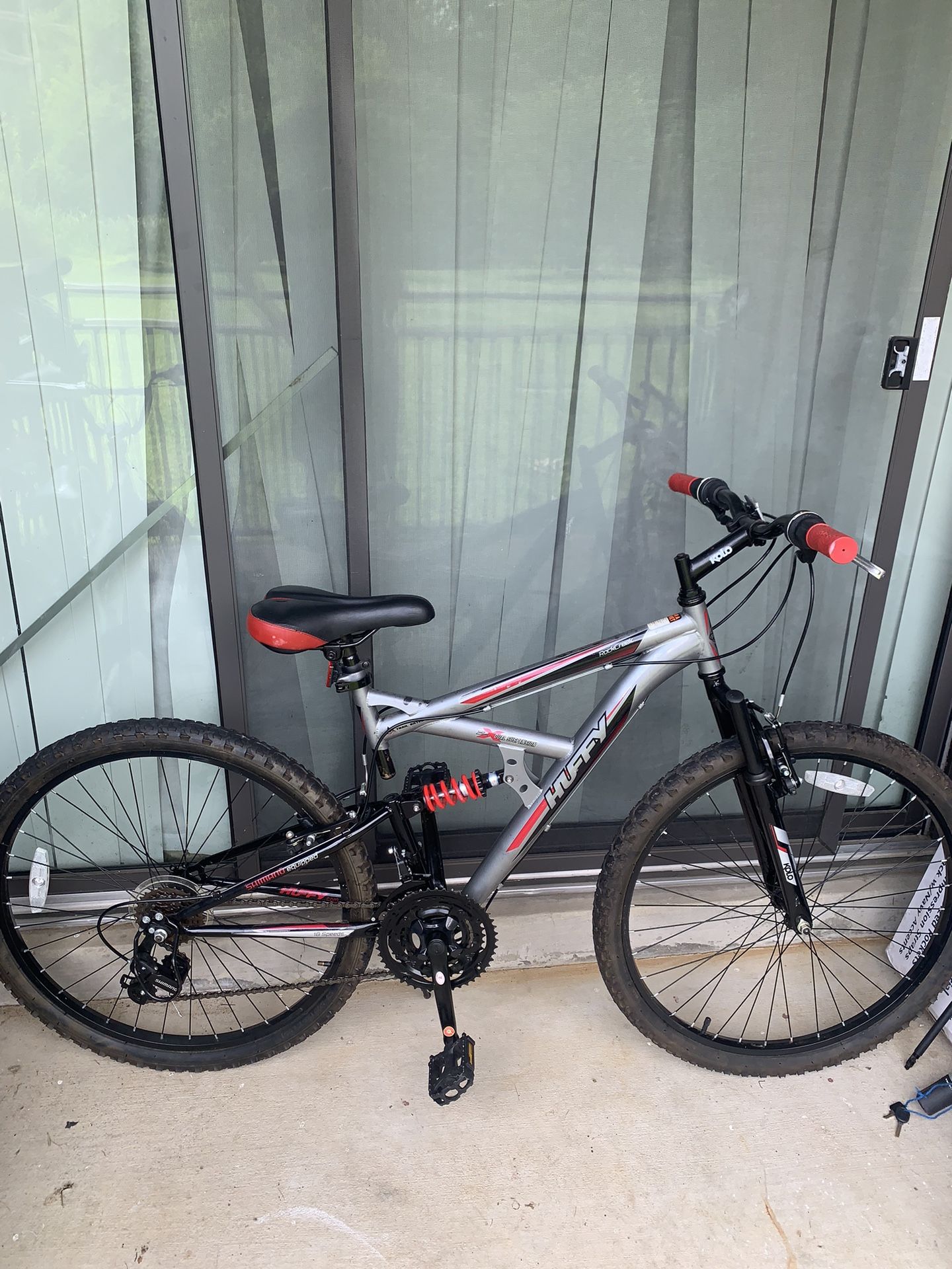 Size. 26. bike like new Huffy.