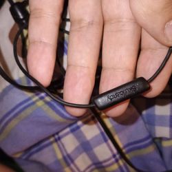 Skullcandy S2DUYK - 343 Wired Headset With Mic - Missing The Backing Of The Mic 