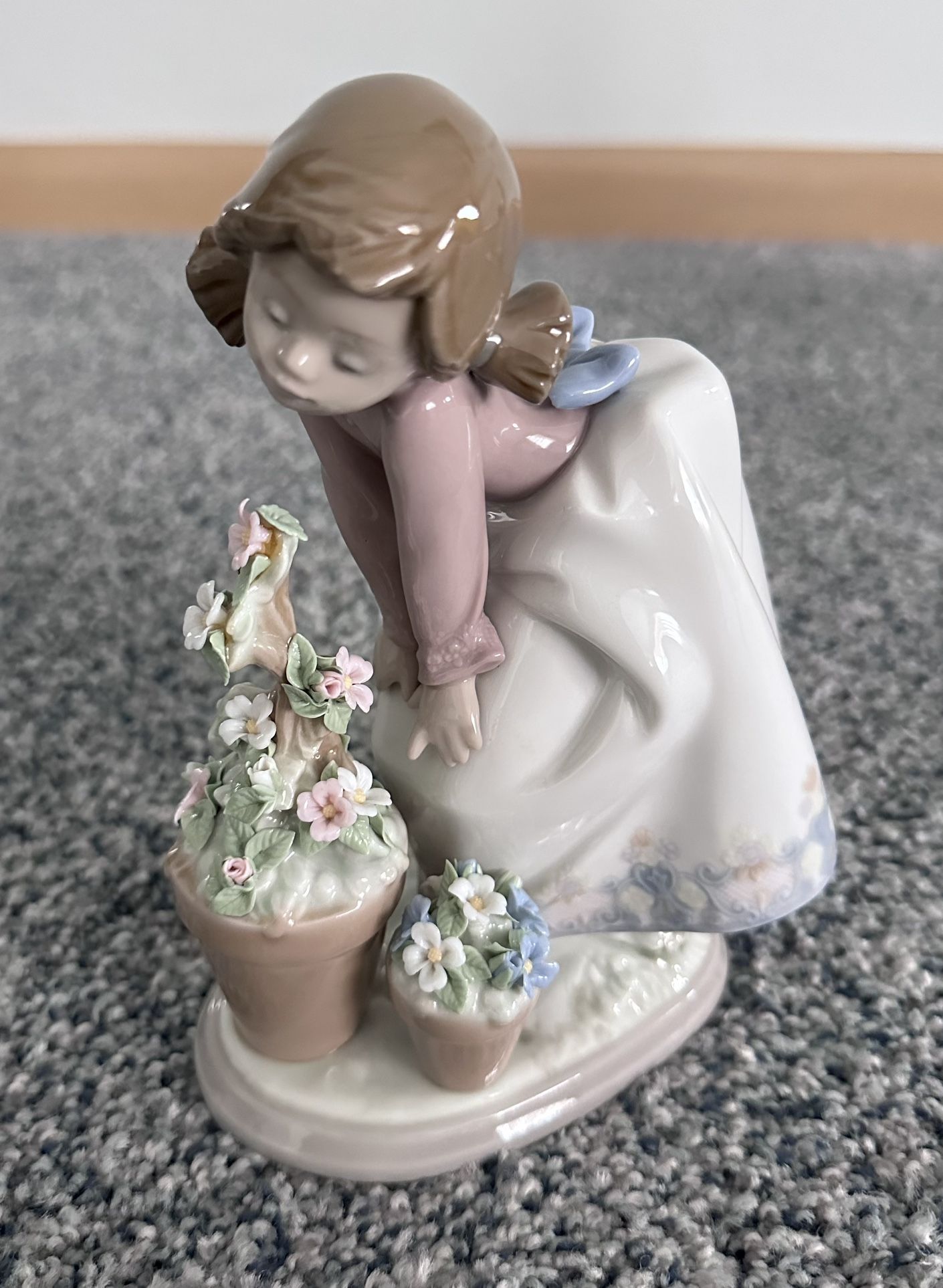 RARE! Lladro “Pretty Posies” Figurine 