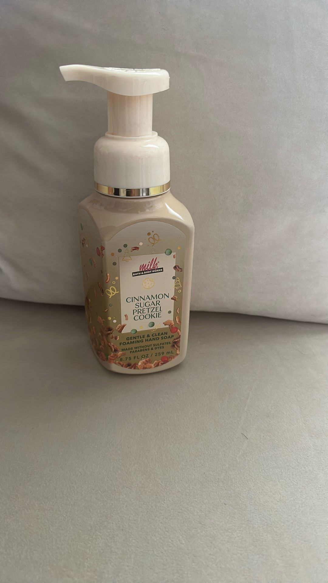 Cinnamon sugar pretzel, foaming wash