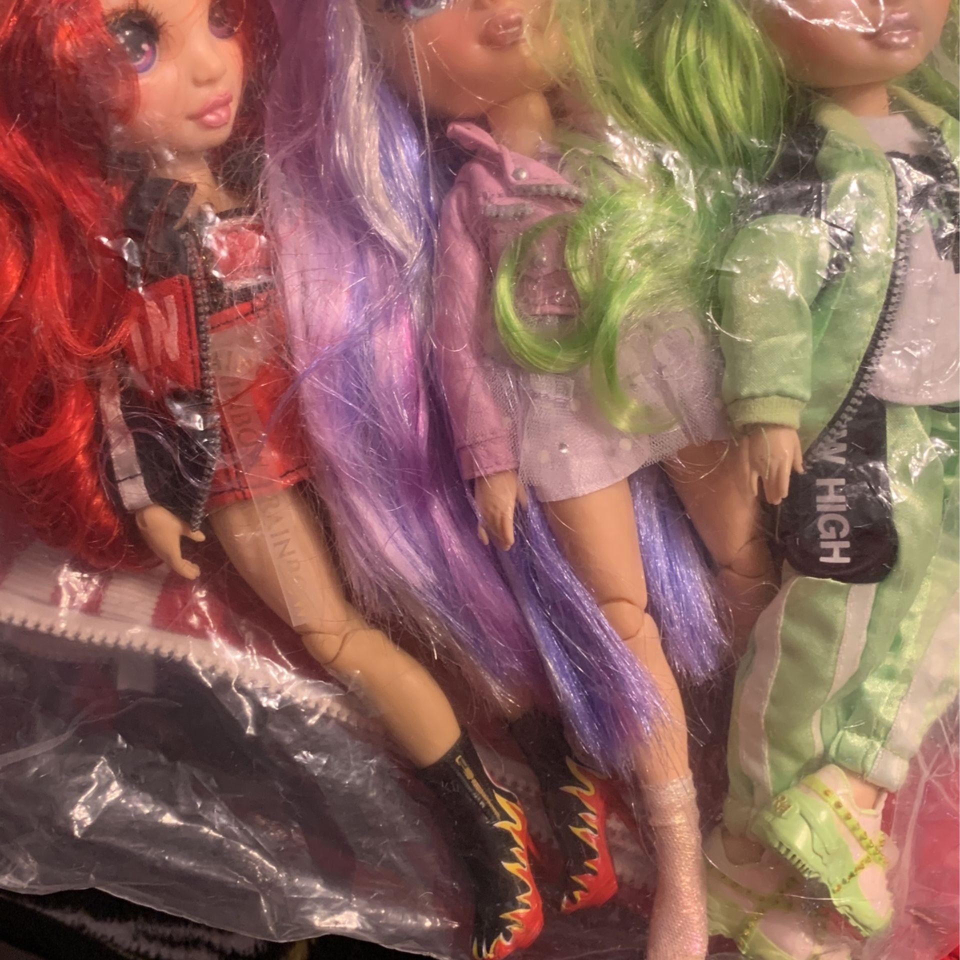 3 Rainbow High Dolls