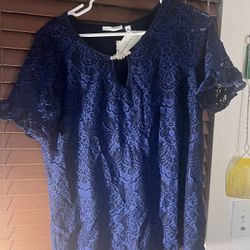 XL Women’s Top-Blue $10