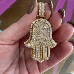 14k NATURAL DIAMOND HAMSA CHARM 