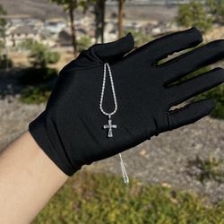Women’s Cross Pendant