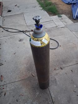 4 foot  full tank of Argon  gas for welding
