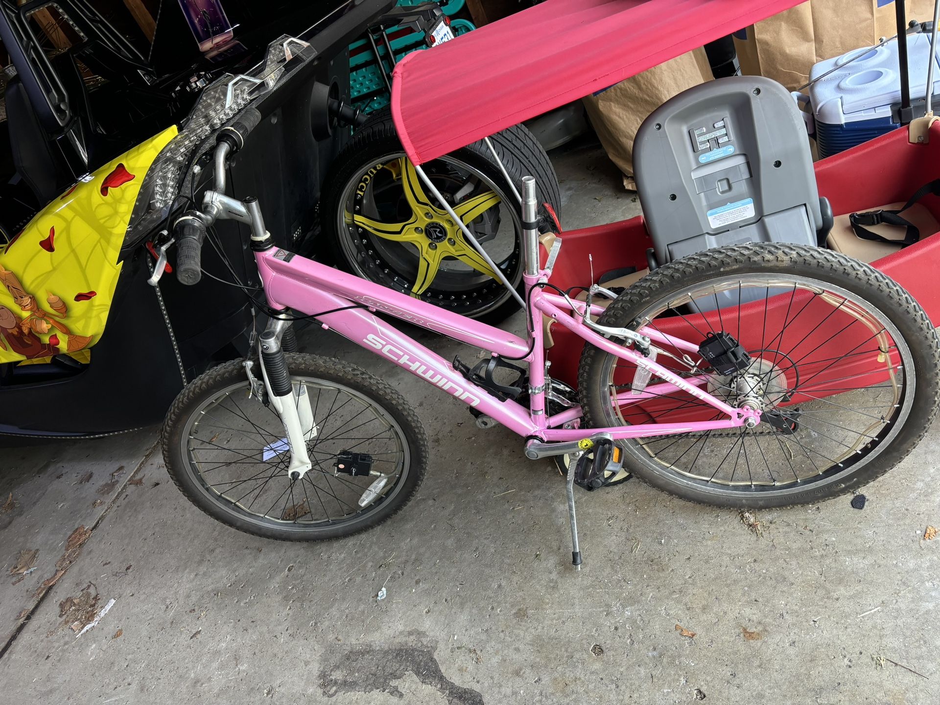 Girls Schwinn 24 In Bike New Condition