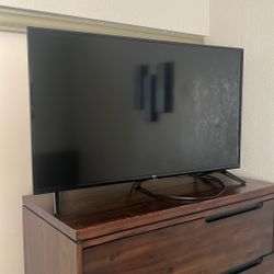 Amazon Fire TV 40" 2-Series, HD smart TV with Fire TV Alexa Voice Remote, stream live TV without cable