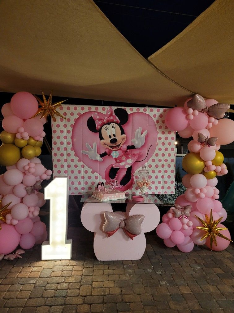 Roxy birthday decorations