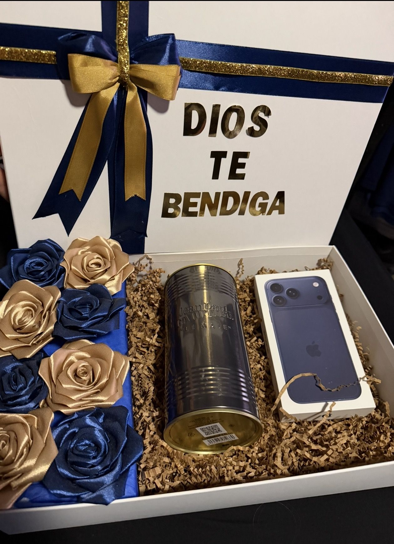 Flowers box for gifts or anything