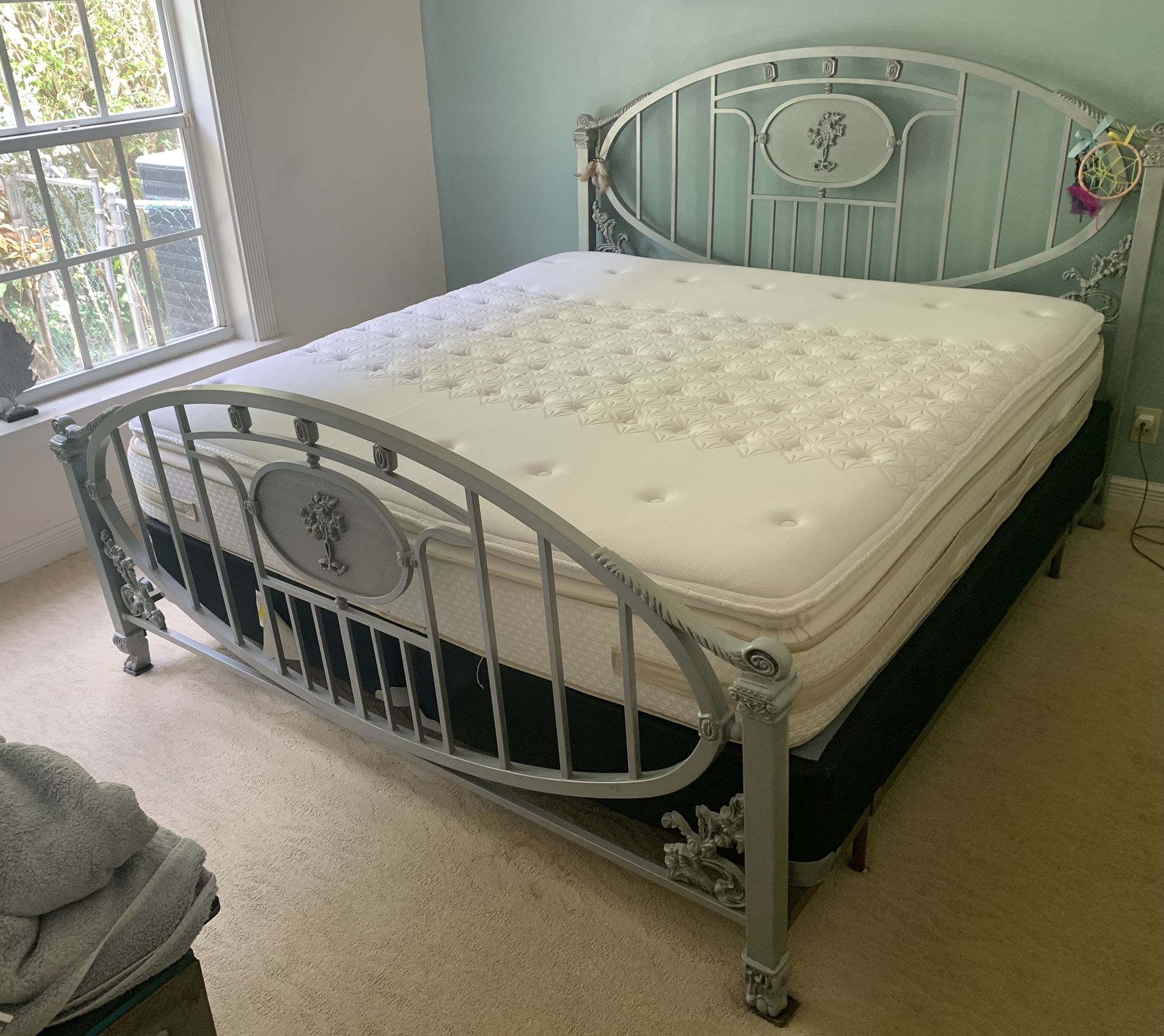 Selling our hardly used king guest bed. Headboard, footboard and frame and box spring for Sale
