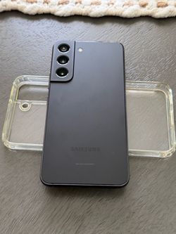 Samsung Galaxy S22 Smartphone