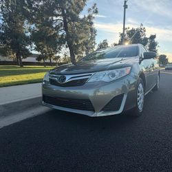 2014 Toyota Camry Hybrid Le 
