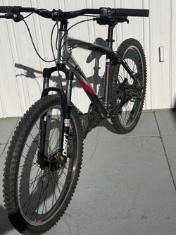 GIANT MEN’S 26” MOUNTAIN BIKE