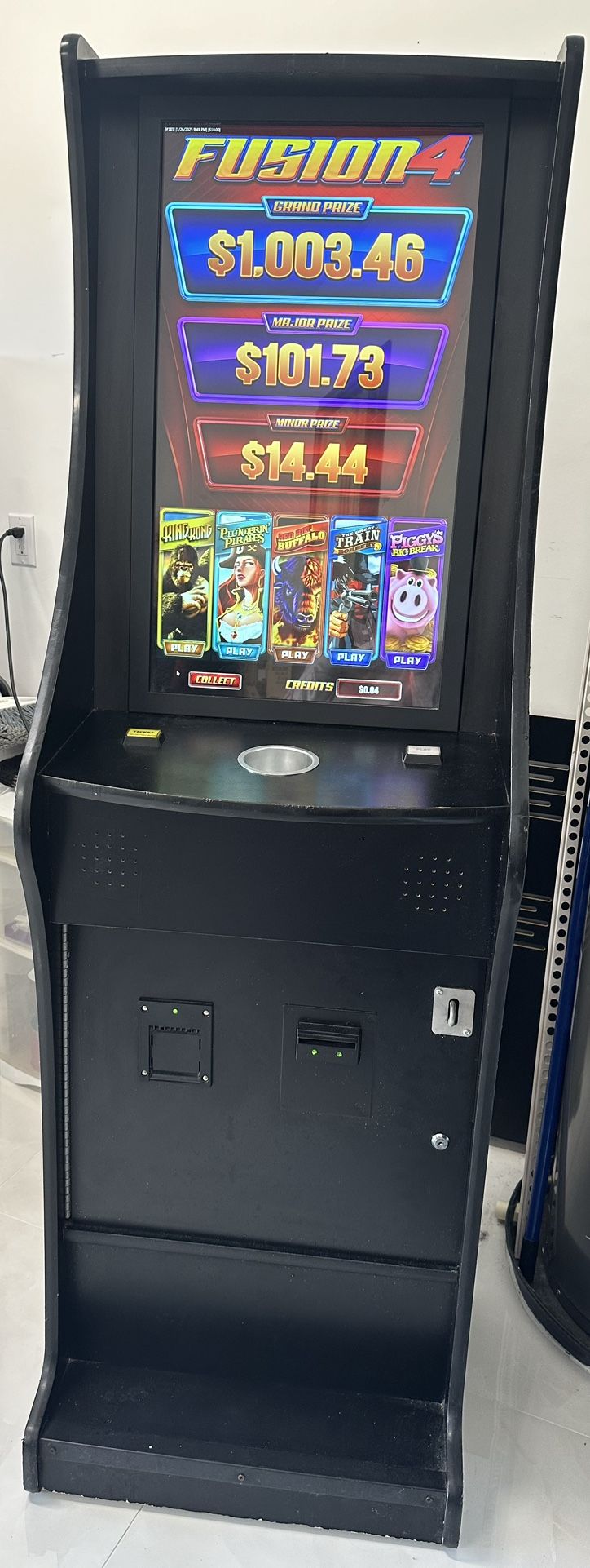 Fusion 4 Slot Machine 