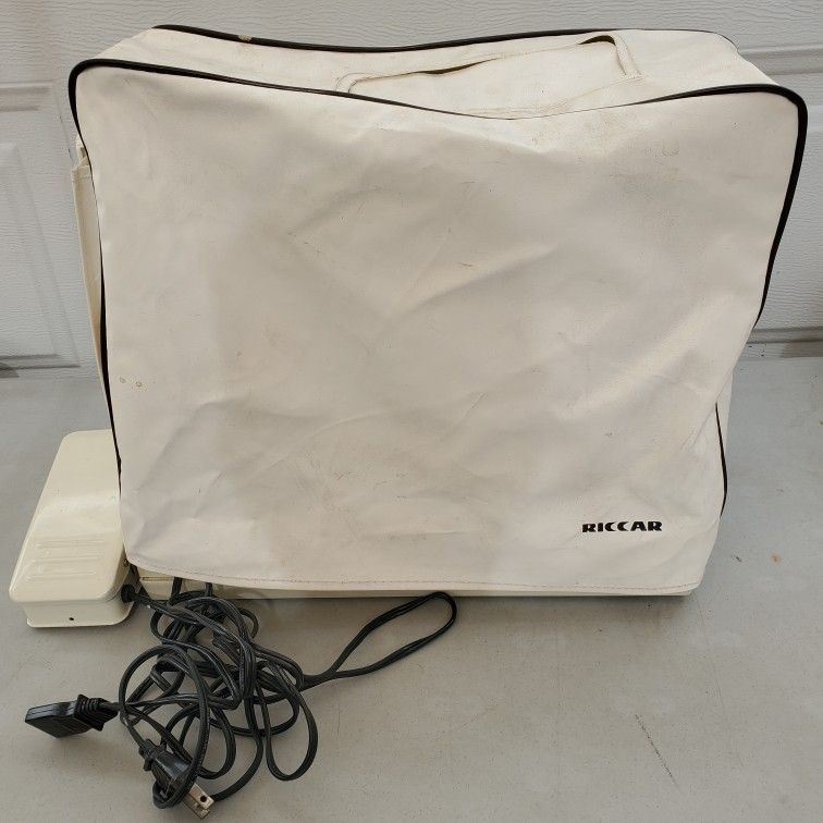 Riccardo Sewing Machine
