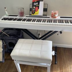 Full Size Electric Piano 125.00$