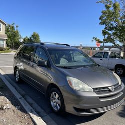 2004 Toyota Sienna