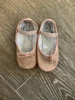 Girls size 9 ballet slippers
