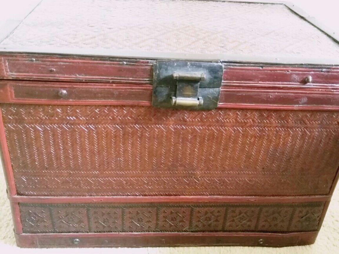 Antique Weaved Bamboo And Wood Hinged Chest 0x14x13"