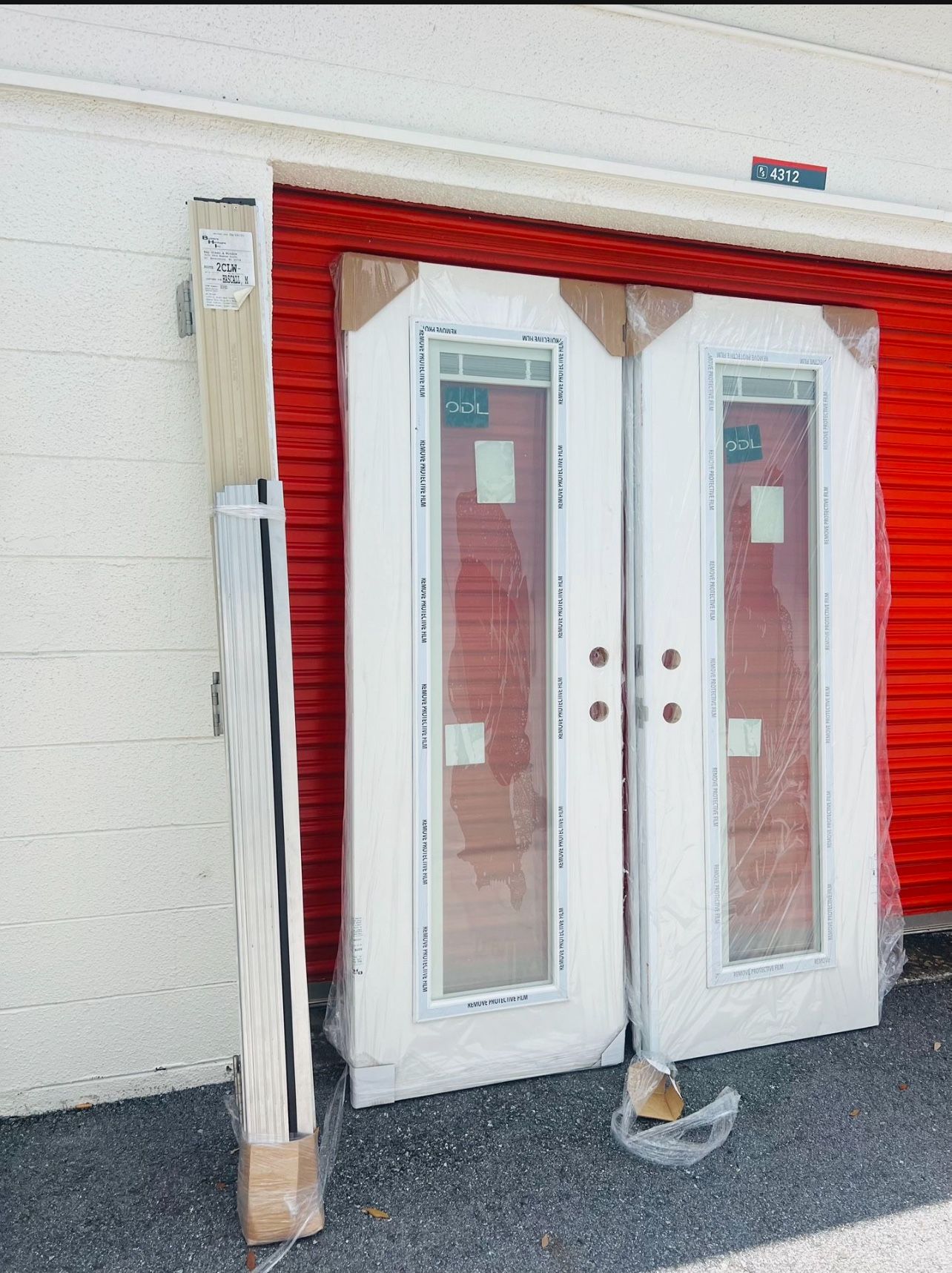 Exterior Impact Door With Built In Blind With Composite Frame 56x80