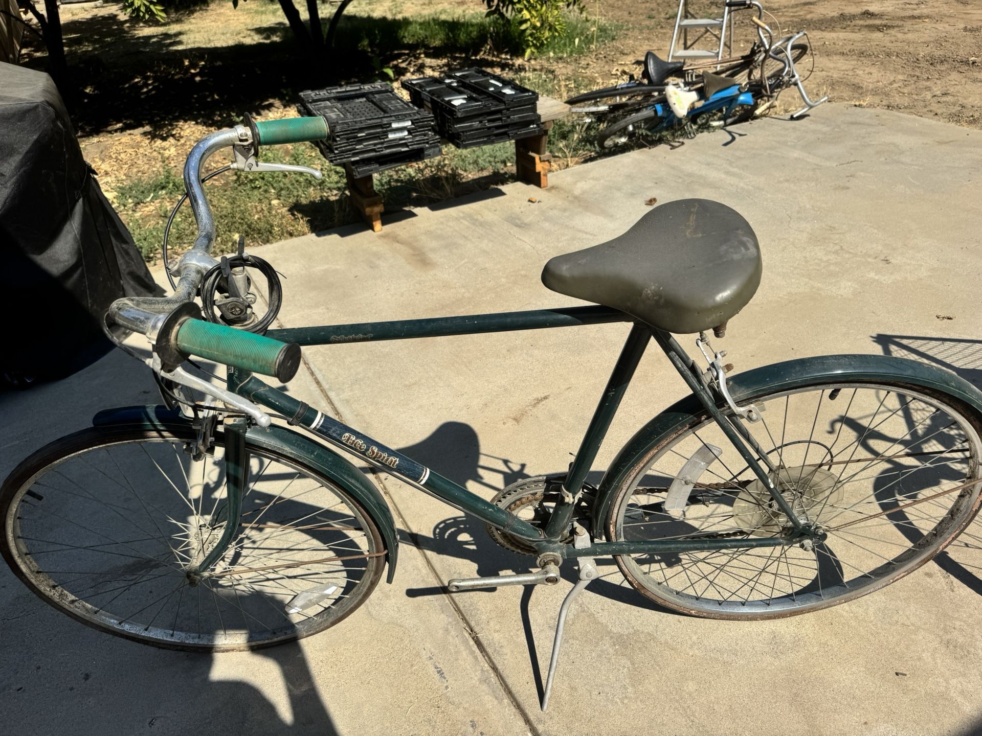 VINTAGE FREE SPIRIT bike Needs Restored But Has All Parts 