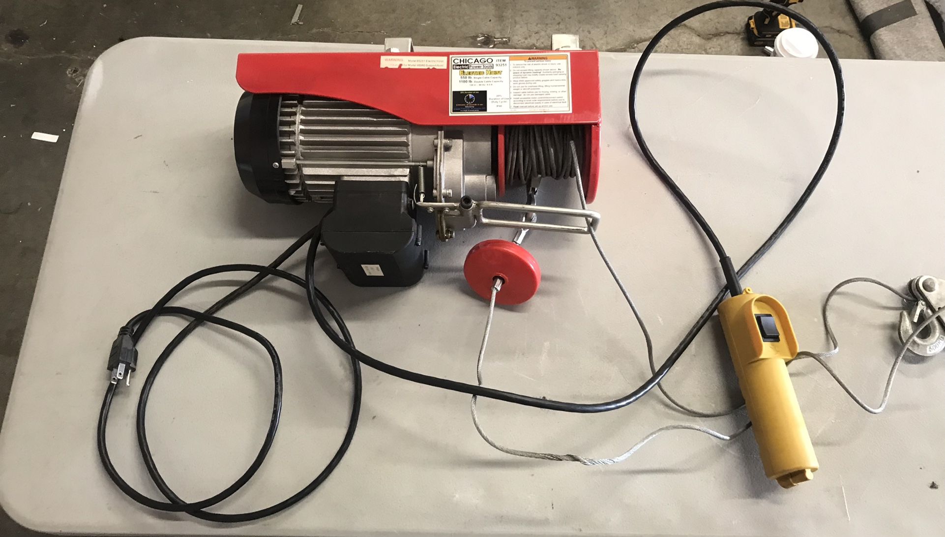 Chicago Electric 1100 Lb Capacity Electric Hoist #93251