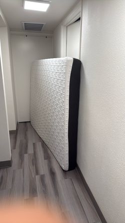 Queen Mattress and spring box