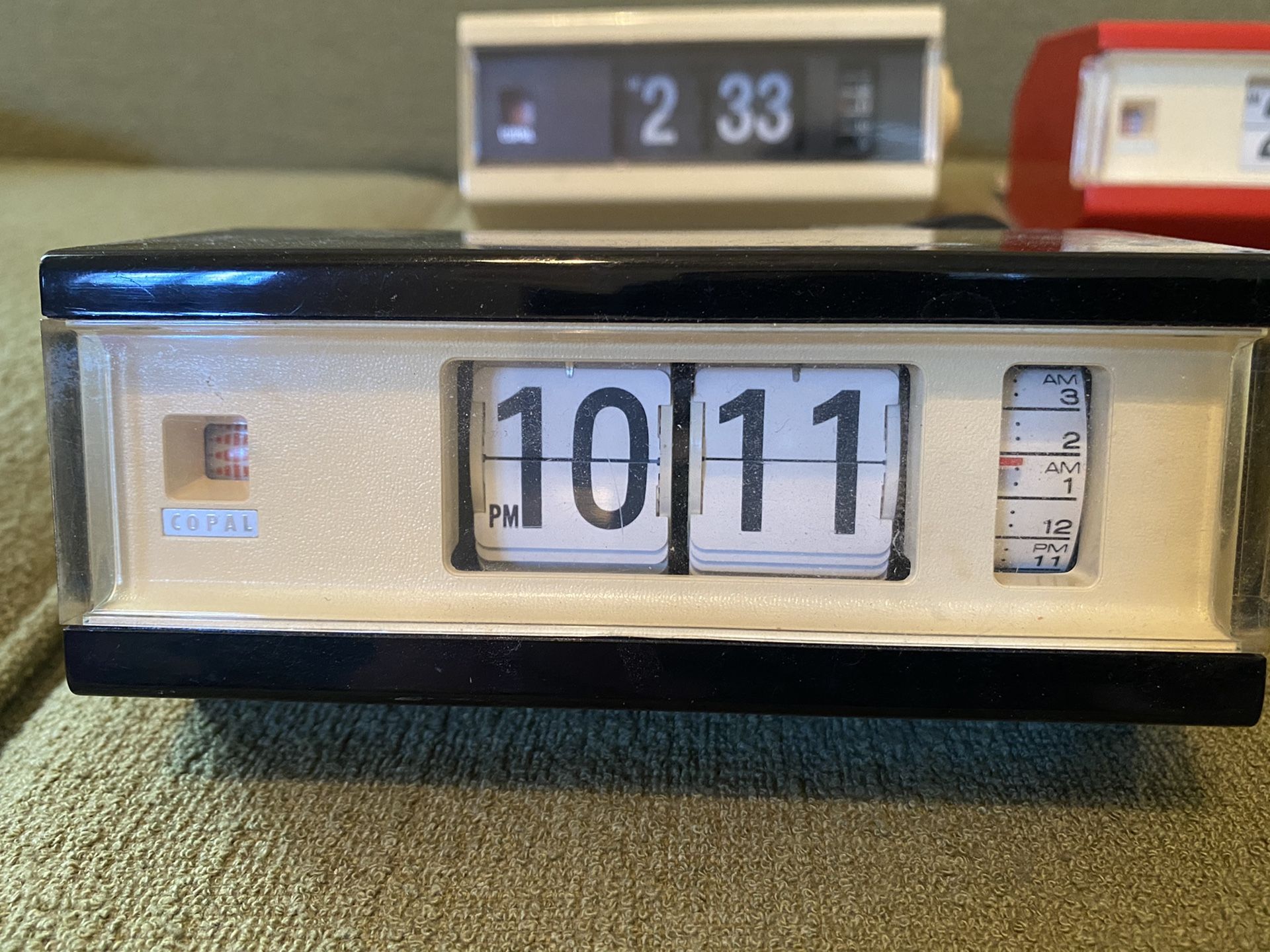 Vintage Copal 227 Flip Clocks for Sale in Gardena, CA - OfferUp
