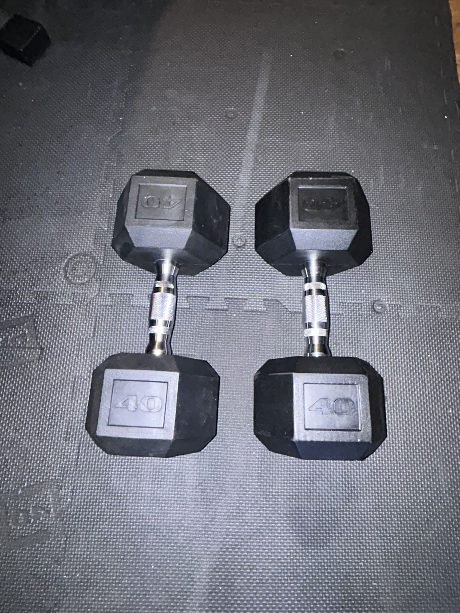 40 Lb Rubber Hexagonal Dumbbells 