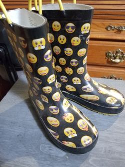 Child's size 11/12 rain boots