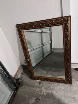 Heavy Ornate Wall Mirror – Excellent Condition