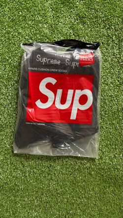 Supreme x Hanes Cushion Crew Socks 4-Pack